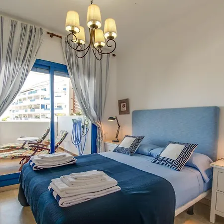 Duquesa Suites With Sea View